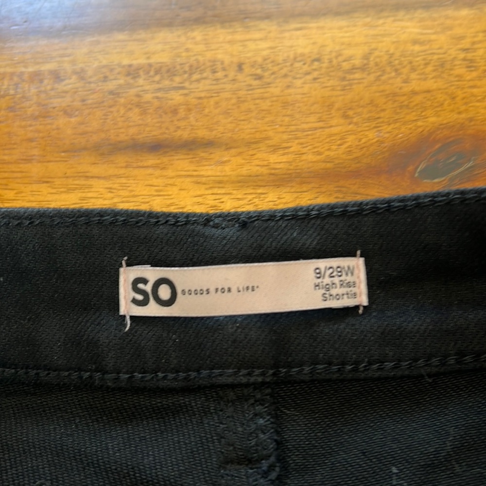 SO Black ripped Jean shorts - Picture 3 of 3